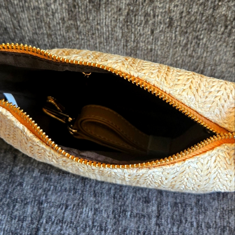 Oatmeal straw crossbody bag - Picture 4 of 6